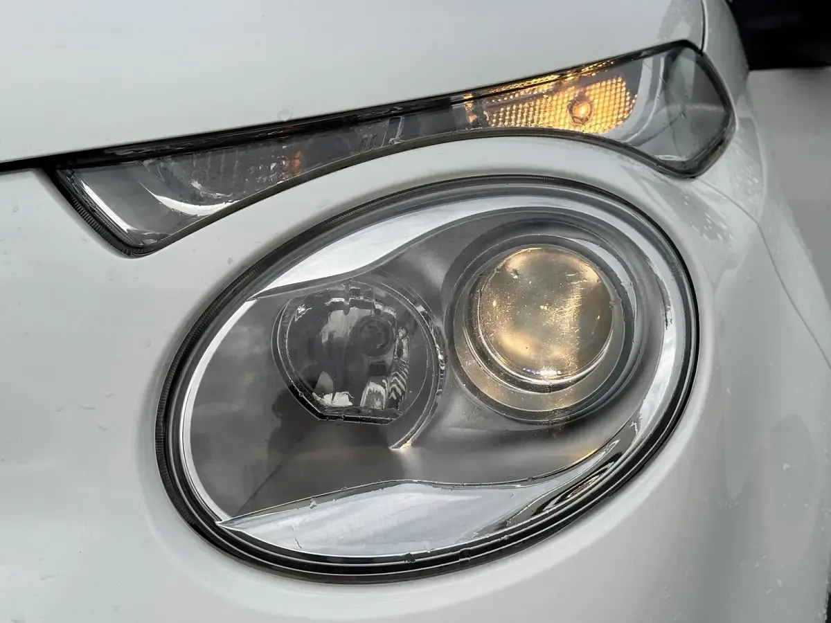 Gebraucht Citroën C1 72 PS (52 kW) 2012 Weiß Kleinwagen