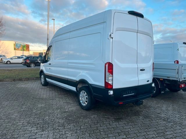 Gebraucht Ford Transit Trend 185 PS (136 kW) 2019 Weiß Limousine