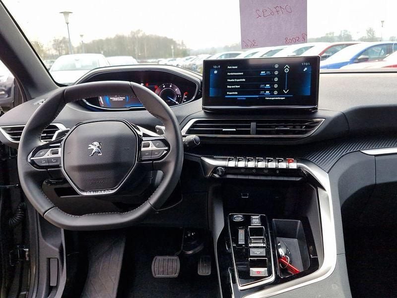 Gebraucht Peugeot 5008 Allure 131 PS (96 kW) 2024 Grau Van / Kleinbus