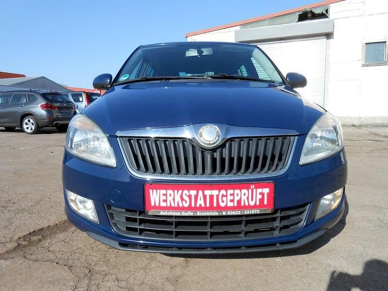 Gebraucht Skoda Fabia Ambiente 60 PS (44 kW) 2011 Pazifikblau Limousine