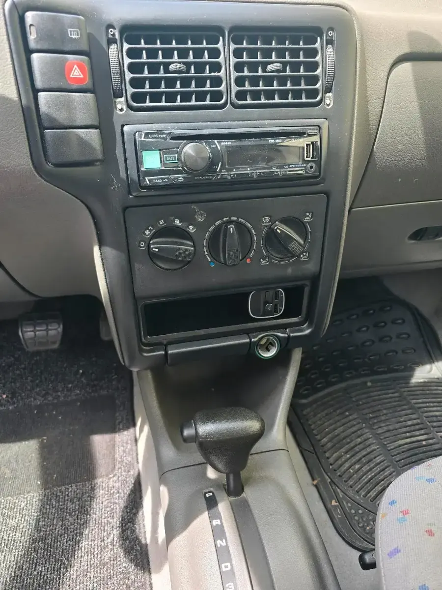 Gebraucht VW Polo 60 PS (44 kW) 1997 Blau Kleinwagen