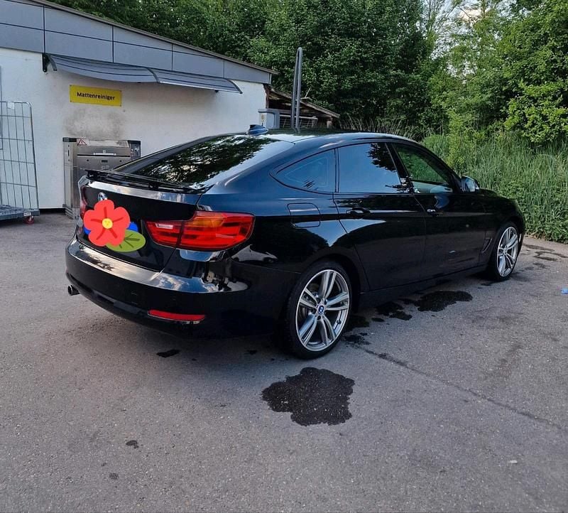 Schwarz Gebraucht 2014 BMW 320 Limousine | 9.500 € (Guter Preis) - Bild 1/4