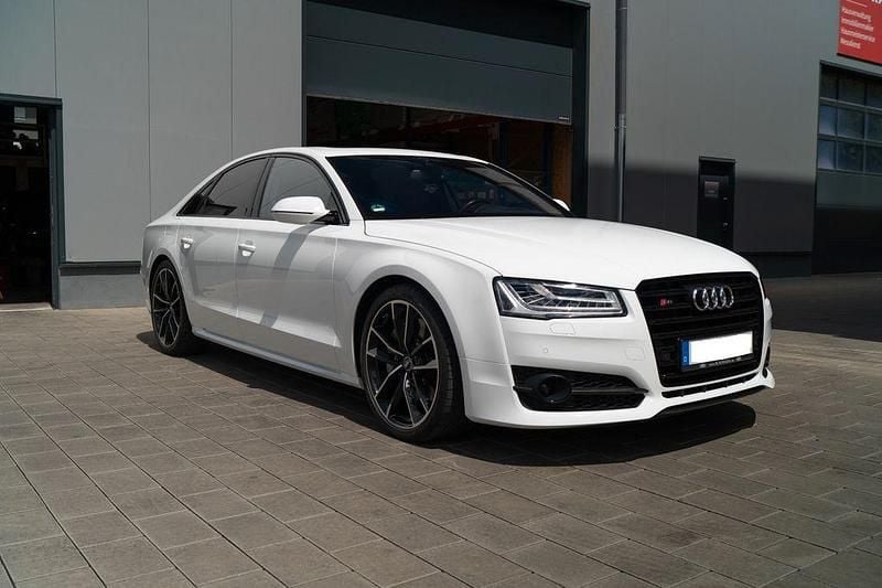 Weiß Gebraucht 2017 Audi S8 plus Ambiente Limousine | 49.900 € (Guter Preis) - Bild 1/4