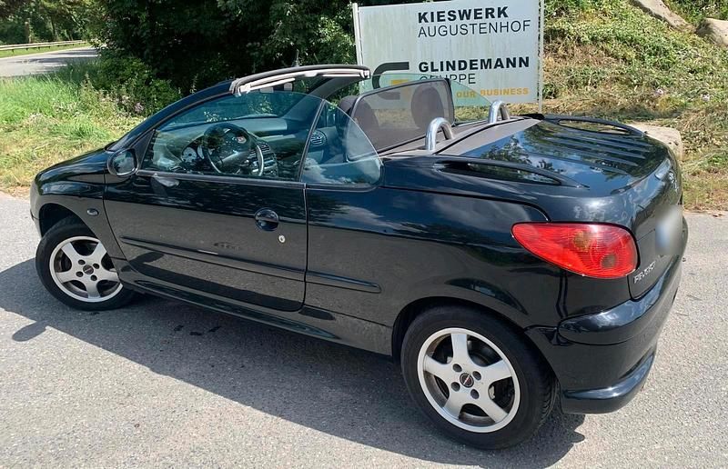 Gebraucht Peugeot 206 CC 2005 Schwarz Cabrio