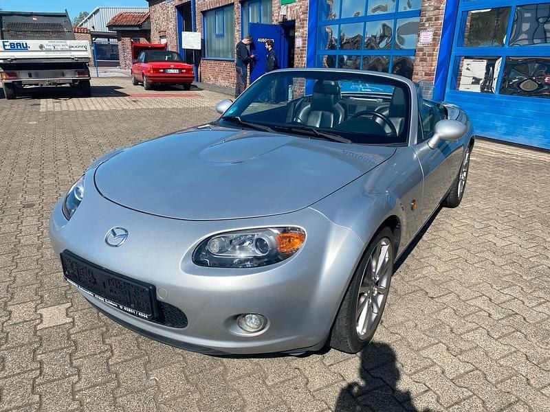 Second-hand Mazda MX5 126 CP (92 kW) 2008 Argintiu Cabrio