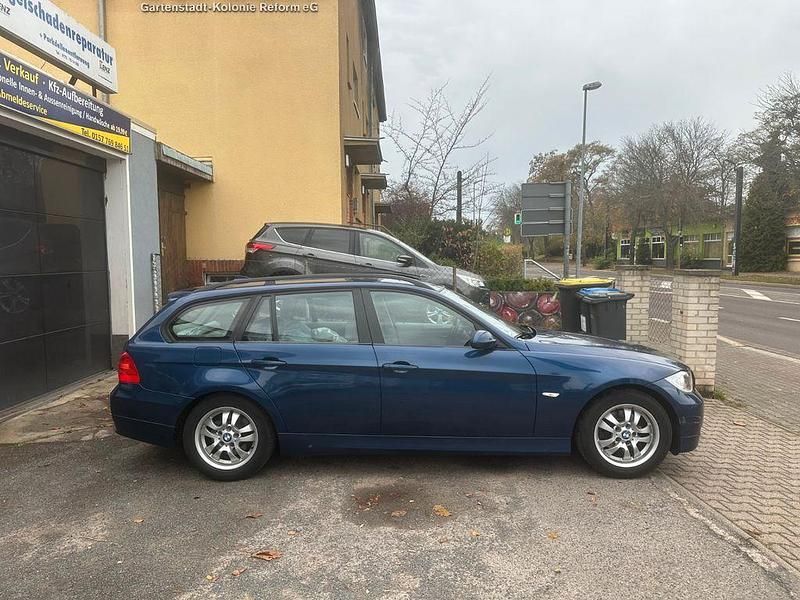 Gebraucht BMW 320 Advantage 150 PS (110 kW) 2006 Blau Kombi
