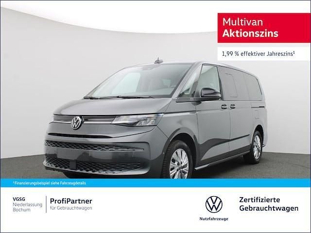 Grau Gebraucht 2024 VW Multivan Life Van / Kleinbus | 53.890 € (Fairer Preis) - Bild 1/4