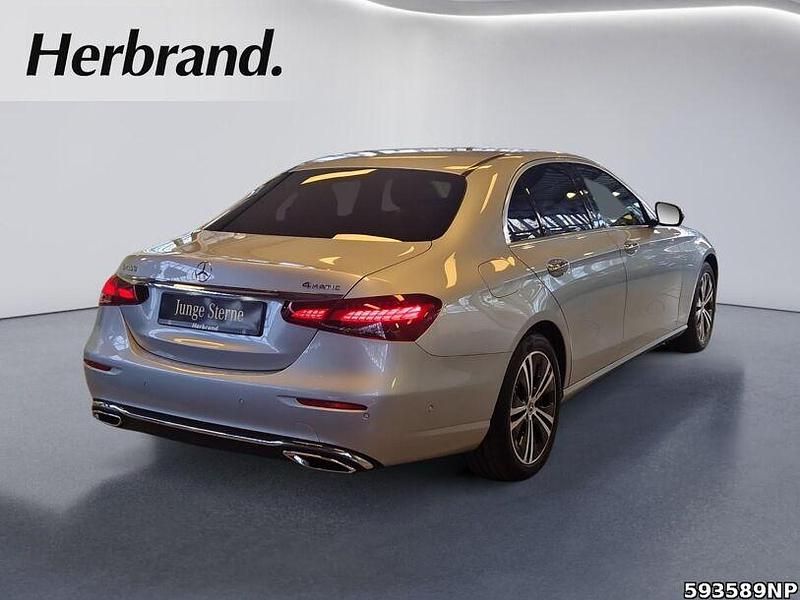 Gebraucht Mercedes E450 Avantgarde 367 PS (269 kW) 2023 Hightechsilber metallic Limousine