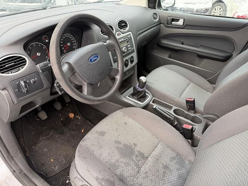 Gebraucht Ford Focus Trend 80 PS (58 kW) 2006 Grau Limousine