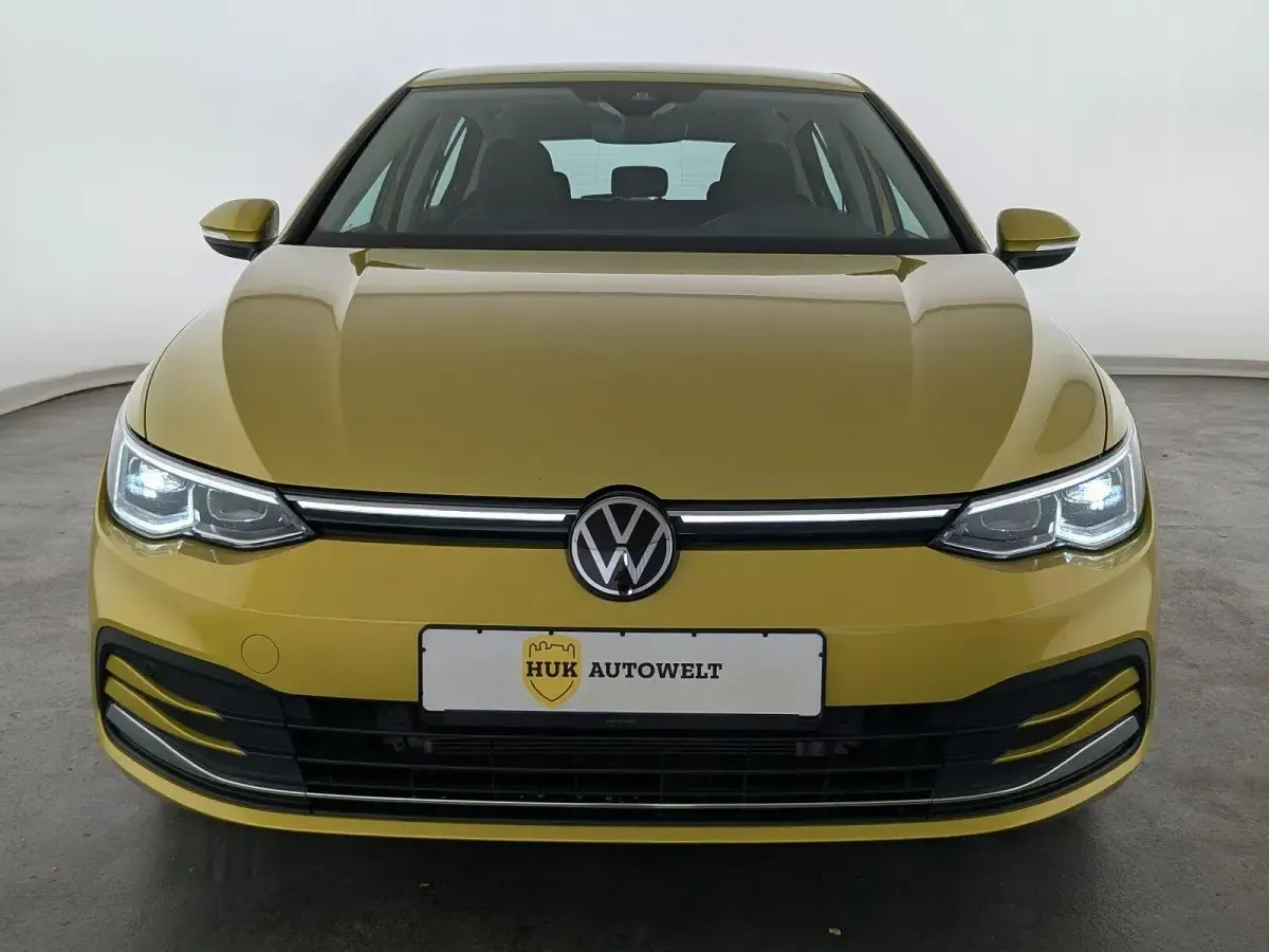 Gebraucht VW Golf VIII Style 150 PS (110 kW) 2022 Gelb Limousine