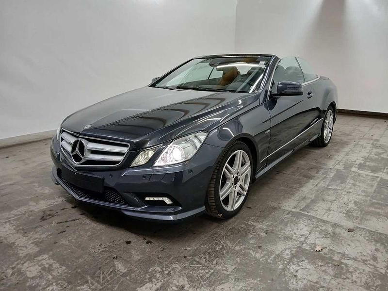 Grau Gebraucht 2010 Mercedes E250 AMG Cabrio | 14.880 € (Fairer Preis) - Bild 1/4