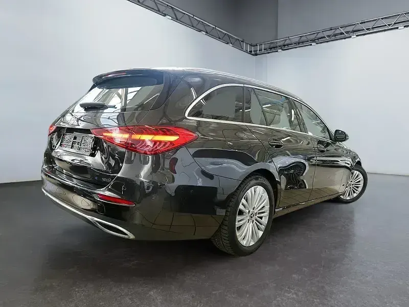 Gebraucht Mercedes C300 Avantgarde 265 PS (194 kW) 2023 Grau Limousine
