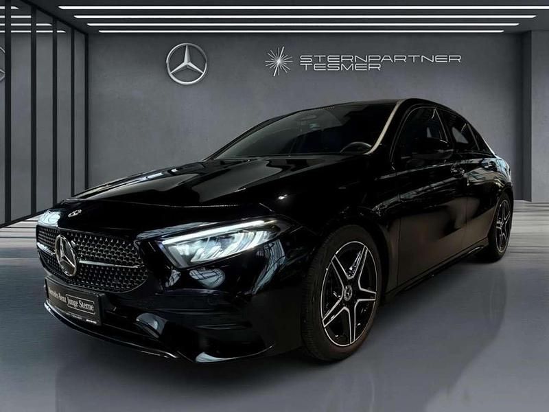 Schwarz Gebraucht 2024 Mercedes A220 AMG Limousine | 37.790 € (Fairer Preis) - Bild 1/3