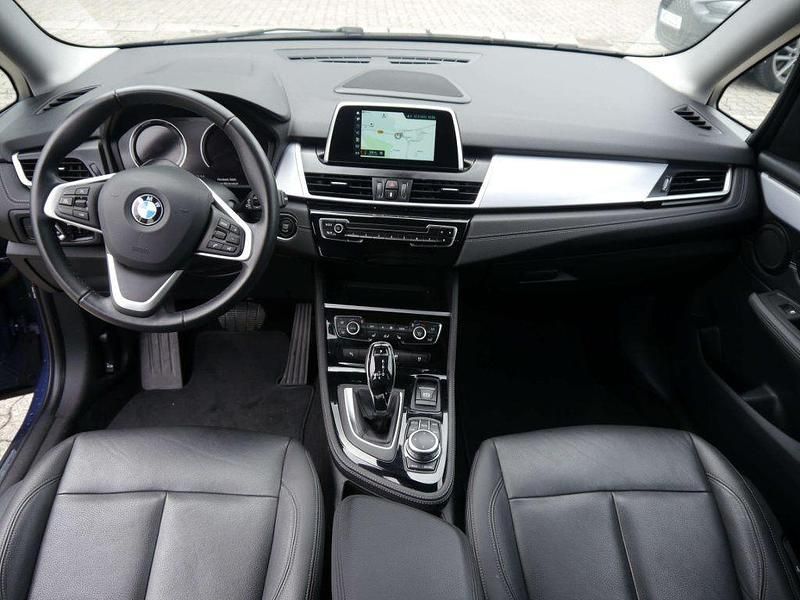 Gebraucht BMW 218 Gran Tourer Luxury Line 136 PS (100 kW) 2023 Blau Van / Kleinbus