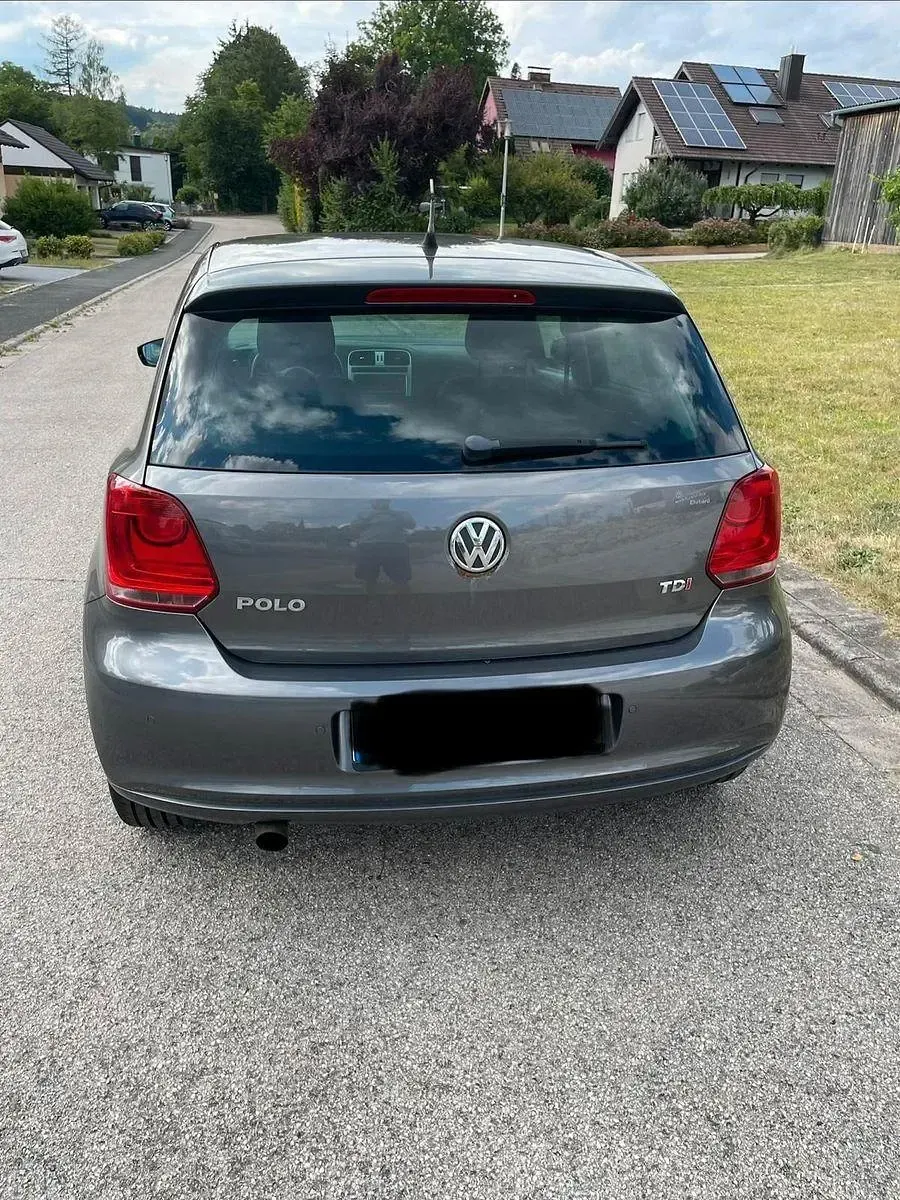 Gebraucht VW Polo 105 PS (77 kW) 2012 Grau Kleinwagen