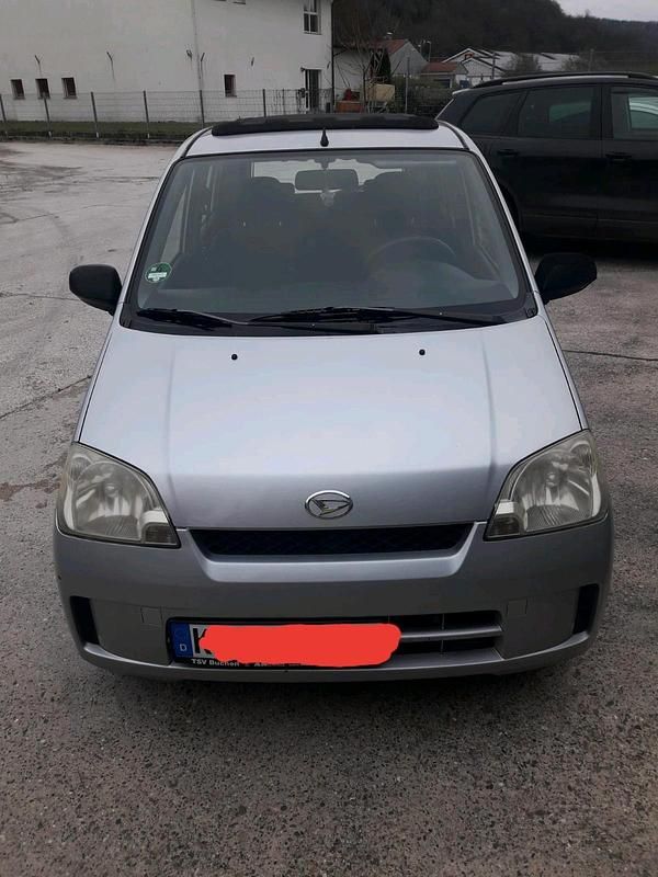 Grau Gebraucht 2004 Daihatsu Cuore Kleinwagen | 500 € - Bild 1/4