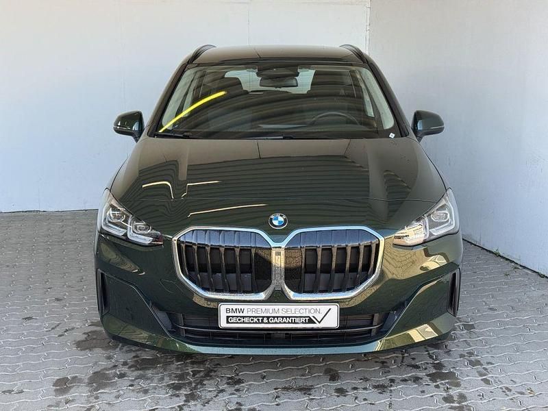 Gebraucht BMW 220 Active Tourer Efficient Dynamics 156 PS (114 kW) 2025 Grün Van / Kleinbus