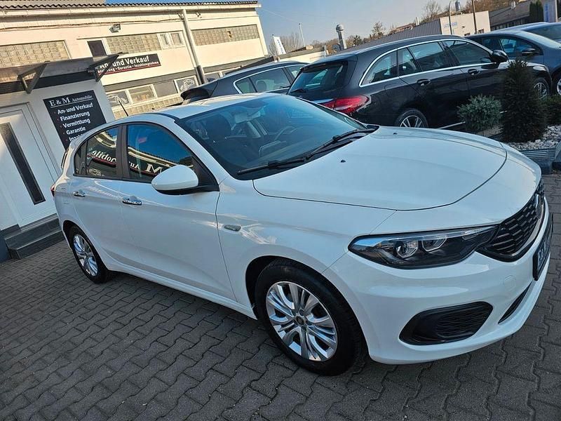 Gebraucht Fiat Tipo Easy 95 PS (69 kW) 2019 Weiß Limousine