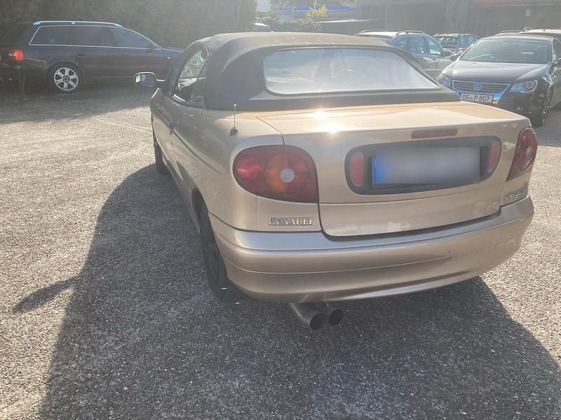 Gebraucht Renault Mégane Cabriolet 95 PS (69 kW) 1999 Gold Cabrio