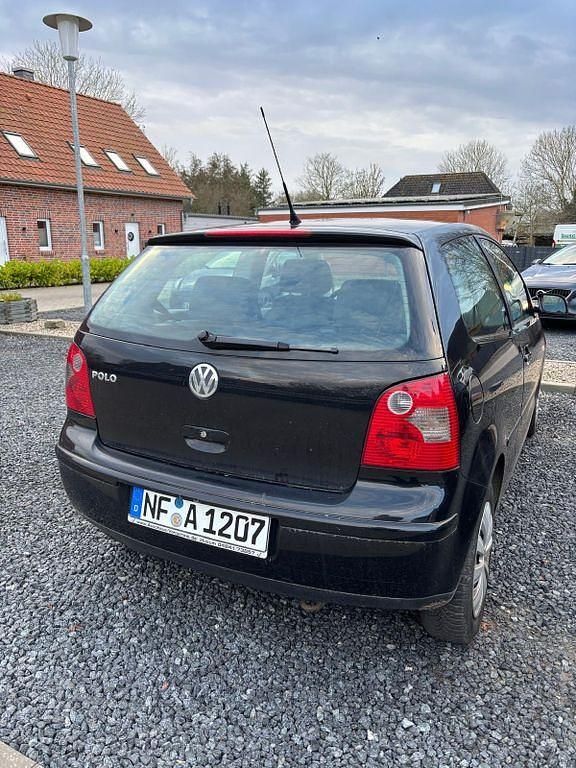 Gebraucht VW Polo 54 PS (39 kW) 2004 Schwarz Kleinwagen