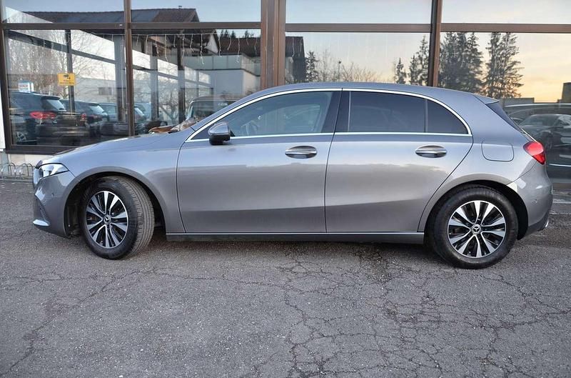Gebraucht Mercedes A200 163 PS (119 kW) 2018 Mountaingrau  met. Kleinwagen