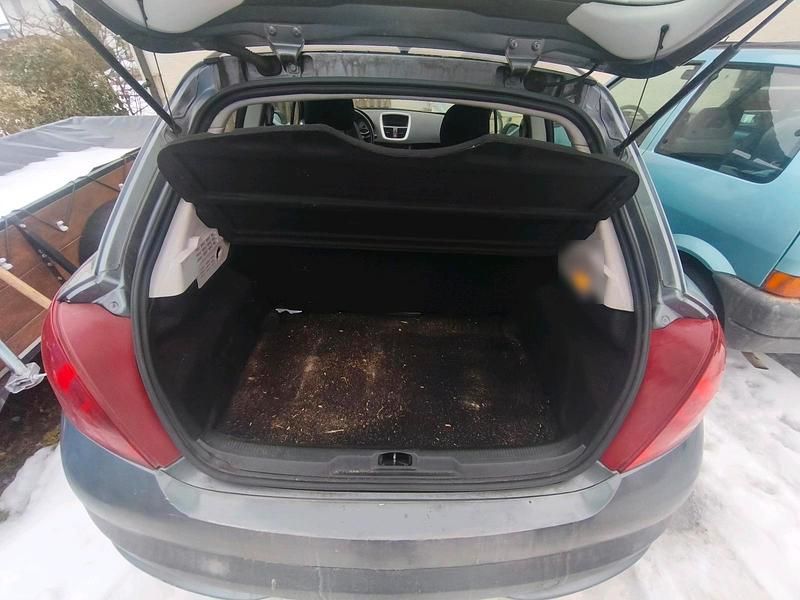 Gebraucht Peugeot 207 70 PS (51 kW) 2008 Grau Kleinwagen