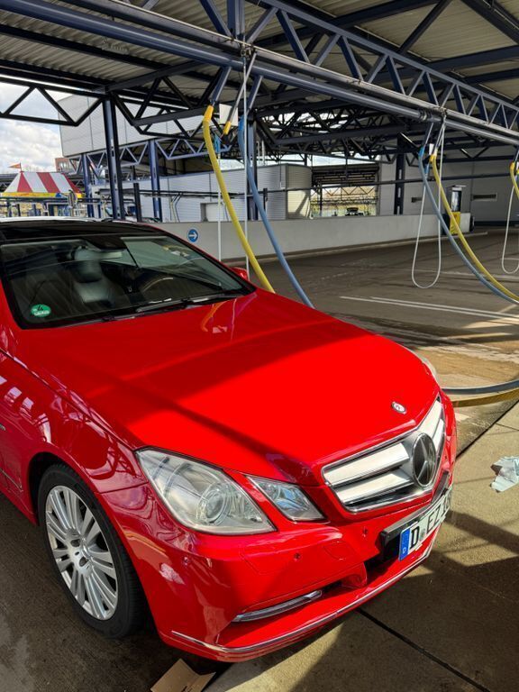 Rot Gebraucht 2011 Mercedes E350 Coupé | 12.000 € (Fairer Preis) - Bild 1/4