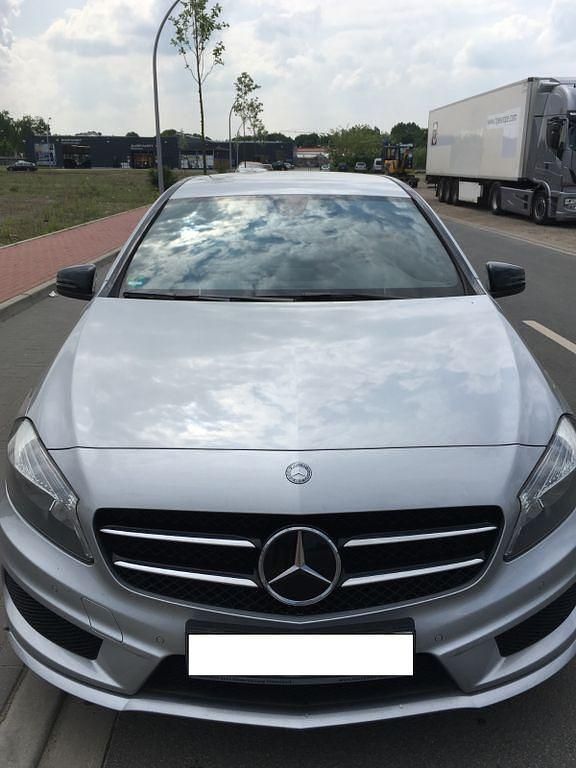 Gebraucht Mercedes A180 AMG 122 PS (89 kW) 2012 Silber Limousine