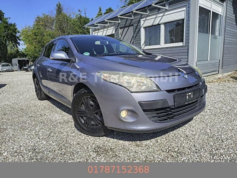 Grau Gebraucht 2009 Renault Mégane III Limousine | 3.999 € (Guter Preis) - Bild 1/4