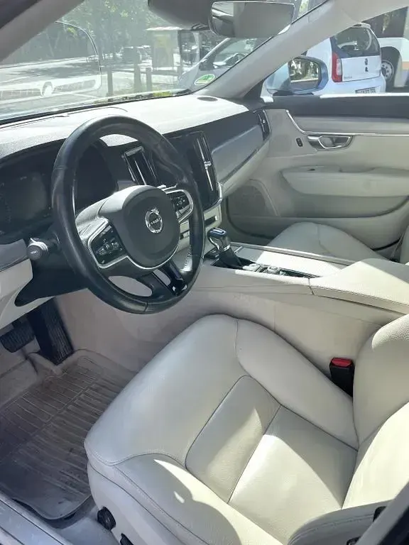 Gebraucht Volvo V90 Momentum 250 PS (183 kW) 2018 Blau Kombi