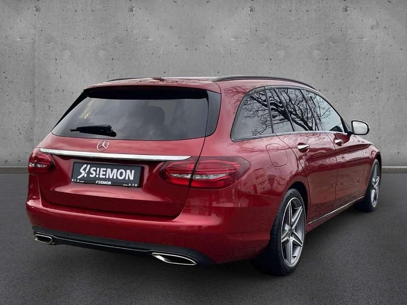 Gebraucht Mercedes C300 AMG line 258 PS (189 kW) 2019 Hyazinthrot  metalliclack Kombi