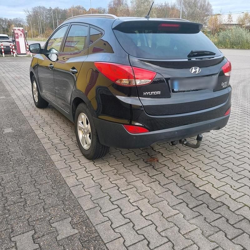 Schwarz Gebraucht 2012 Hyundai ix35 SUV | 7.200 € - Bild 1/4