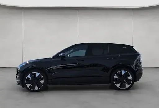 Begagnad Volvo EX30 Performance 314 kW (428 HK) 2025 Svart SUV