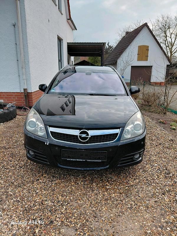 Gebraucht Opel Vectra 150 PS (110 kW) 2008 Schwarz Kombi
