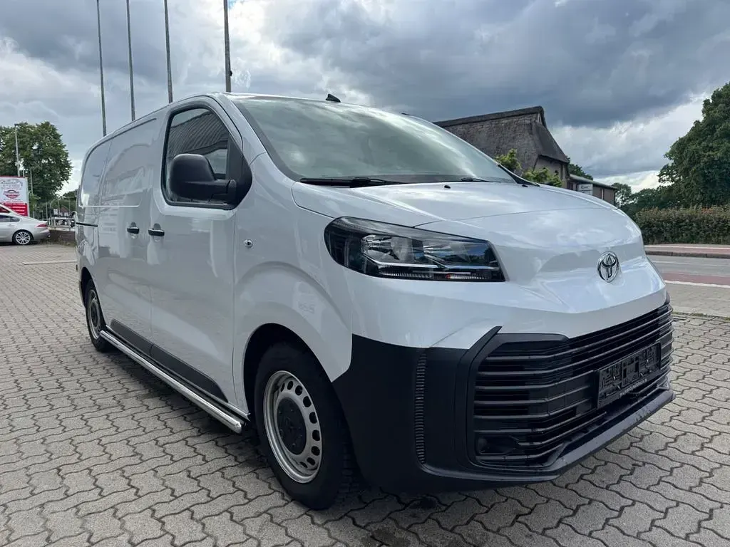 Gebraucht Toyota Proace 144 PS (105 kW) 2025 Weiß Van / Kleinbus