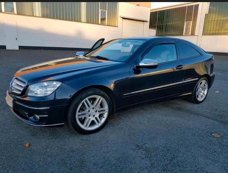 Gebraucht Mercedes CLC220 150 PS (110 kW) 2009 Blau Kleinwagen