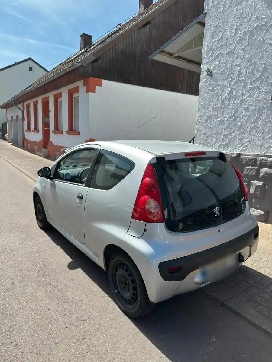 Gebraucht Peugeot 107 68 PS (50 kW) 2007 Silber Kleinwagen