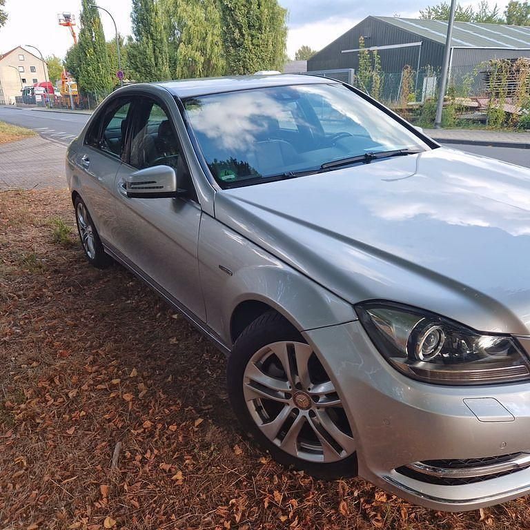 Silber Gebraucht 2013 Mercedes C220 Limousine | 9.400 € (Fairer Preis) - Bild 1/4