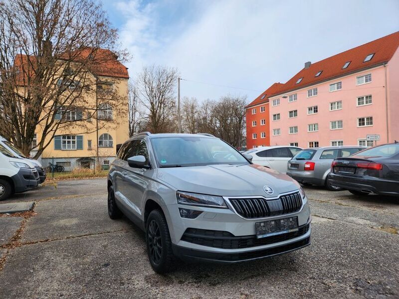 Steelgrau Gebraucht 2019 Skoda Karoq Style SUV | 18.990 € (Etwas zu teuer) - Bild 1/4