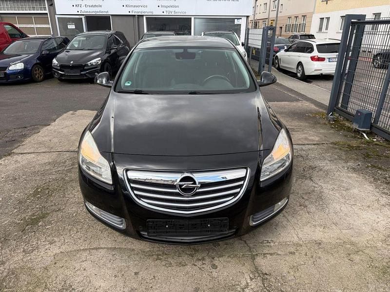 Gebraucht Opel Insignia 140 PS (102 kW) 2012 Schwarz Limousine