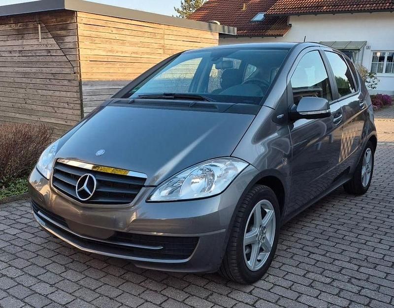 Gebraucht Mercedes A160 95 PS (69 kW) 2012 Grau Van / Kleinbus