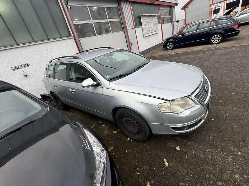 Reflex silver metallic Gebraucht 2006 VW Passat Comfortline Kombi | 1.300 € (Superpreis) - Bild 1/4
