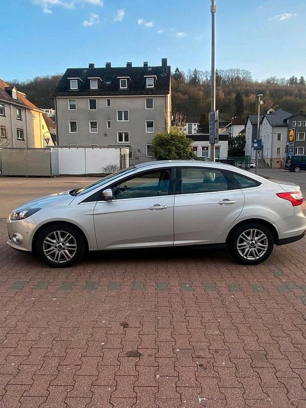 Usata Ford Focus 125 CV (91 kW) 2012 Grigio Berlina