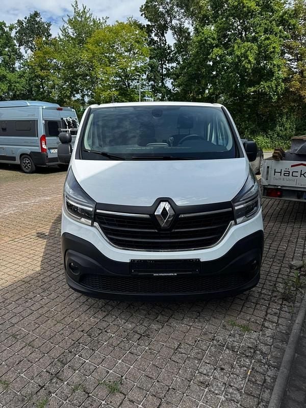 Weiß Gebraucht 2019 Renault Traffic | 14.500 € - Bild 1/4