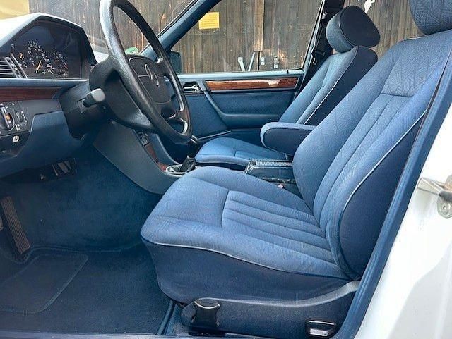 Gebraucht Mercedes 200 136 PS (100 kW) 1996 Weiß Kombi
