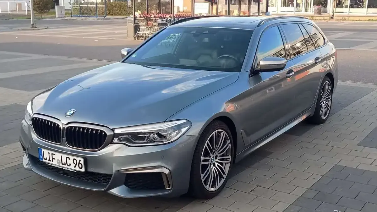 Gebraucht BMW M550 400 PS (294 kW) 2018 Grau Limousine