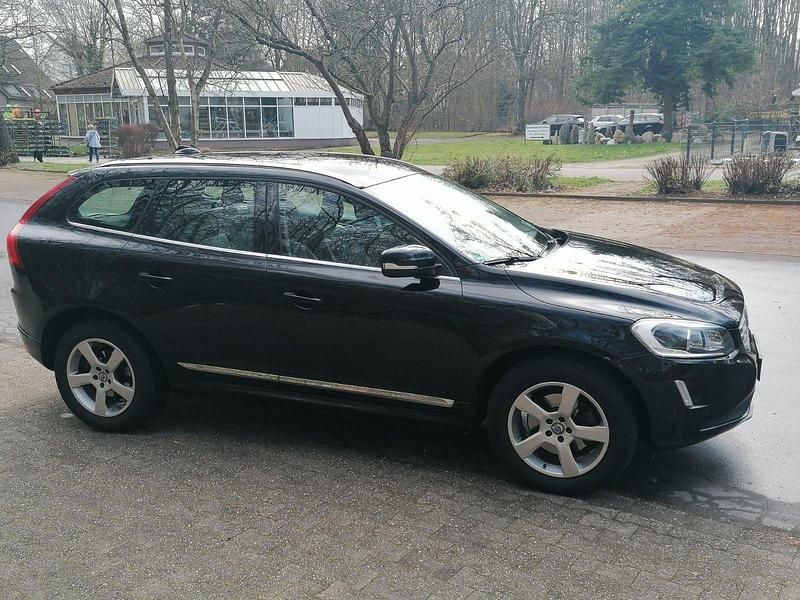 Gebraucht Volvo XC60 Summum 190 PS (139 kW) 2016 Schwarz SUV