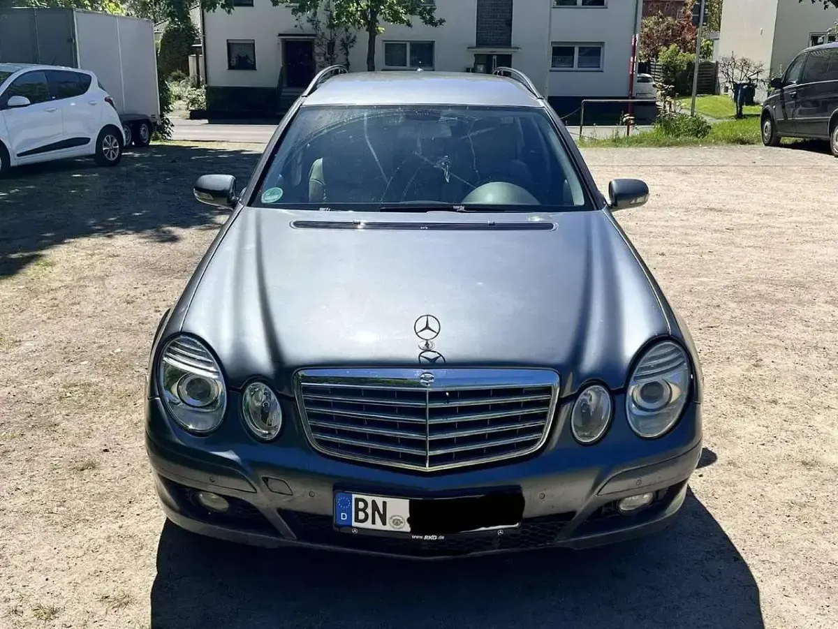 Gebraucht Mercedes E280 Classic 190 PS (139 kW) 2008 Grau Kombi