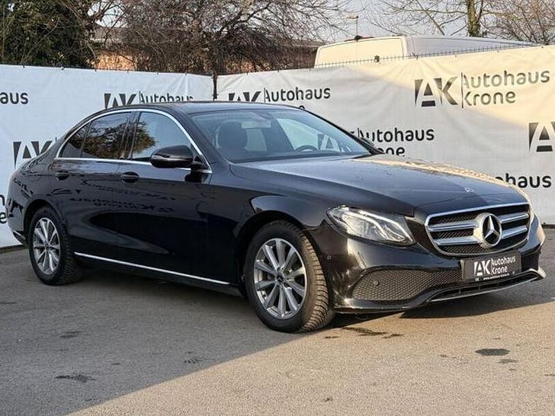 Gebraucht Mercedes E220 Avantgarde 194 PS (142 kW) 2018 Schwarz Limousine