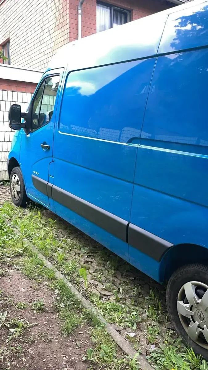 Gebraucht Renault Master 150 PS (110 kW) 2013 Blau Limousine